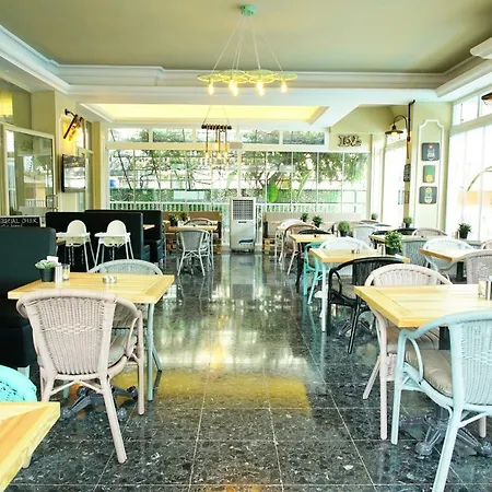 Apart-hotel Blue Palace 3*